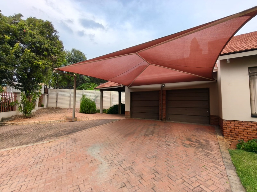 3 Bedroom Property for Sale in Safari Gardens North West